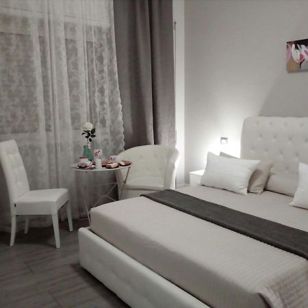 Готель Pianeta Roma 48 Екстер'єр фото